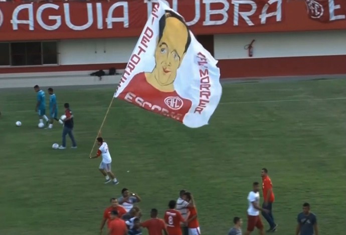 Bandeira Alex Escobar América (Foto: Reprodução SporTV)