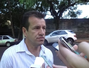 Dunga fala sobre a possibilidade de treinar o Inter (Foto: Gabriel Cardoso / GLOBOESPORTE.COM)