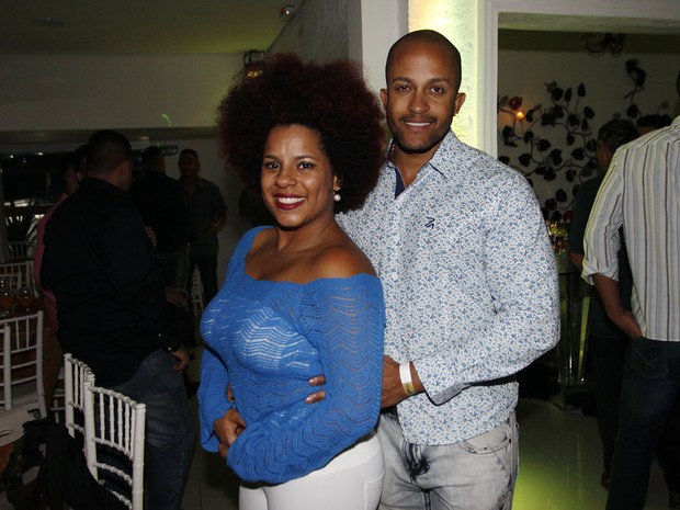 Ex-BBB Janaina do Mar e o marido, Márcio Xavier, em festa em São Paulo (Foto: Celso Tavares/ EGO)