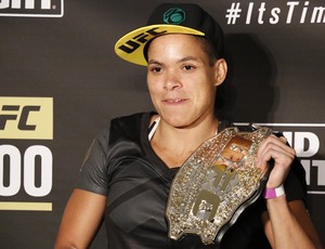 Amanda Nunes, cinturão; UFC200 (Foto: Evelyn Rodrigues)