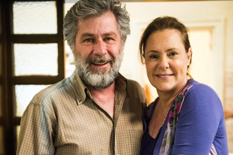 Manoel (Leopoldo Pacheco) e Tina (Elizabeth Savalla) (Foto: João Miguel Júnior/TV Globo)