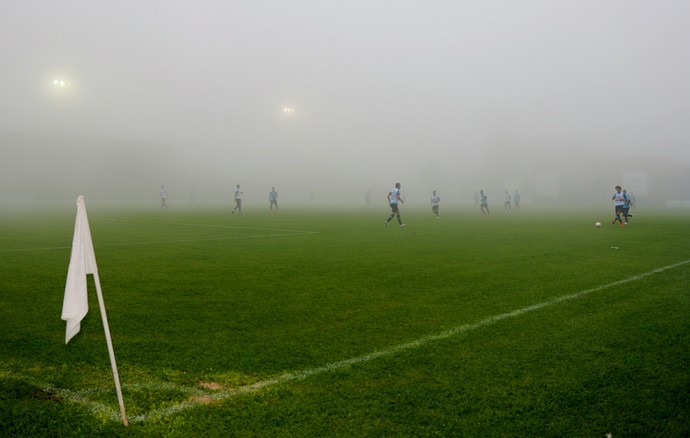 neblina grêmio treino pré-temporada gramado (Foto: Lucas Rizzatti/GloboEsporte.com)