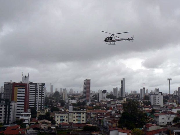 Helicóptero Potiguar 1 foi usado nas duas ações policiais (Foto: Adriano Medeiros)