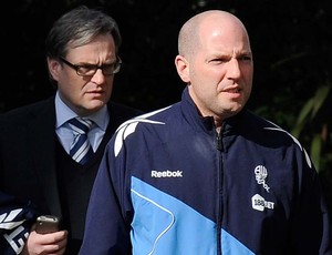 Jonathan Tobin, médico do Bolton (Foto: Agência Reuters)