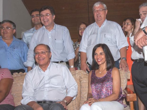 Governador Geraldo Alckmin e a primeira dama Lu Alckmin em visita à Fazenda da Esperança, em Guaratinguetá (SP). (Foto: Maurício Araújo)