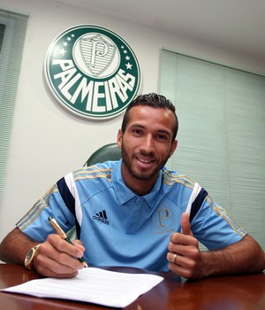 Leandro cita ídolos do passado e elogia torcida do Verdão: 