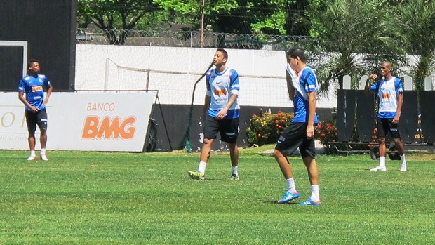 Gerson Magrão treino Santos (Foto: Lincoln Chaves / Globoesporte.com)