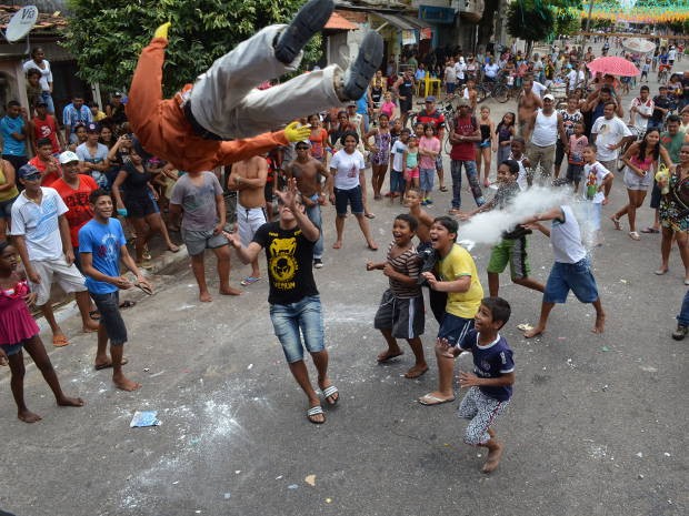 Malhação de Judas reuniu 5 mil pessoas em Belém. (Foto: Neldson Neves/ Comus)