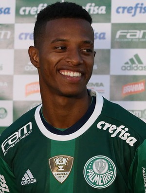 Nova realidade: Tchê Tchê reencontra a Ponte Preta, onde foi Danilo Neves