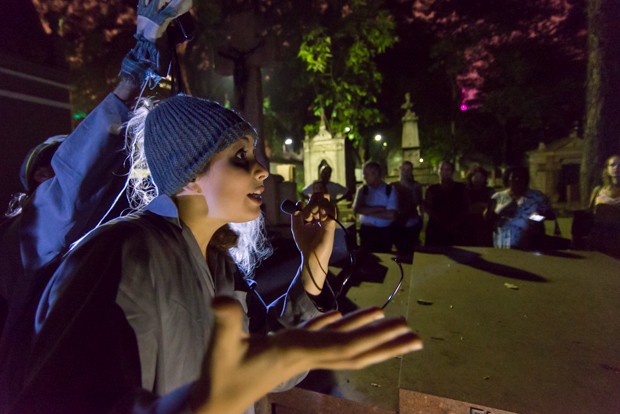 Visita guiada noturna pelo Cemitério da Consolação (Foto: Marcelo Brandt/G1)