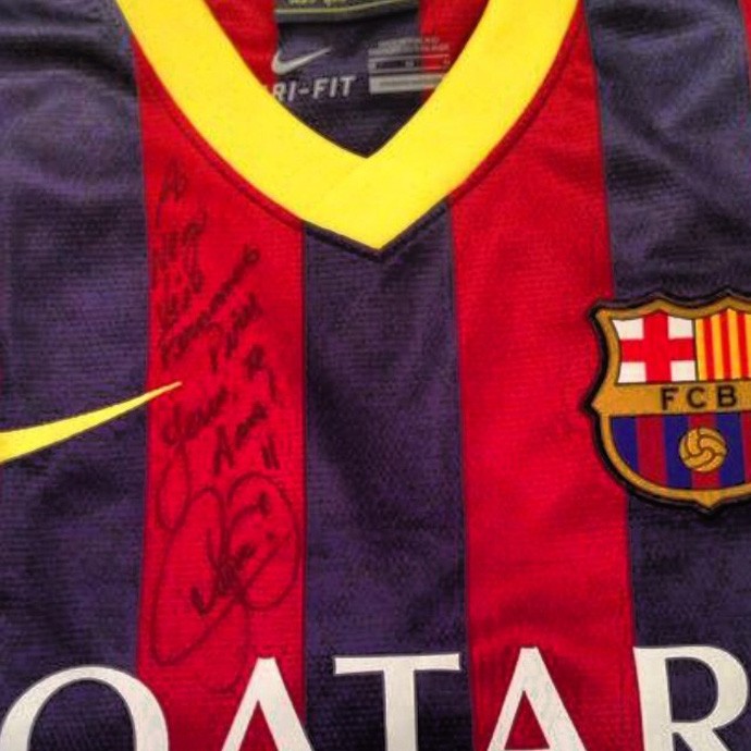 neymar barcelona camisa autografo (Foto: Reprodução )