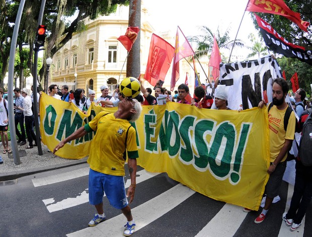 Protesto licitação maracanã (Foto: André Durão / Globoesporte.com)