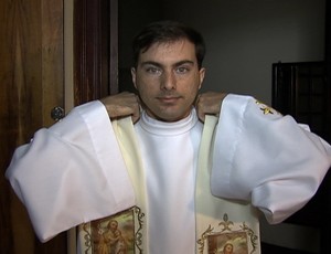 padre missa fechada arbitragem (Foto: Reprodução / TV Globo)