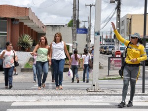 Agentes intensificarão ações em pontos onde o movimento de pedestres e veículos aumentam nesse período do ano (Foto: Divulgação/Secom-PB)