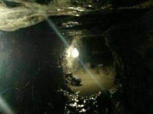 O túnel de 30 metros foi encontrado durante vistoria da PM (Foto: Arquivo Pessoal)