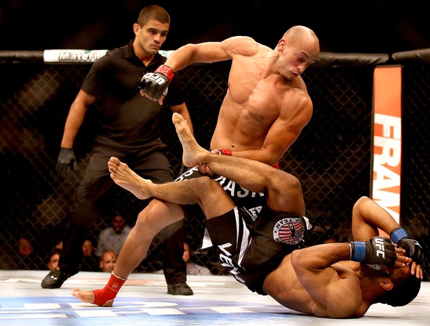 Yosdenis Cedeno vitória UFC Atlantic City (Foto: Reuters)