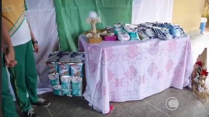 Estudantes de Piripiri se reuniram e arrecadaram 40 quilos de leite  (Foto: Reprodução/TV Clube)