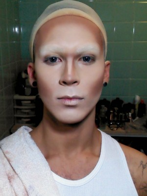 Rafael Mello passo a passo maquiagem drag queen Mistura com Rodaika Sarah vika (Foto: Arquivo Pessoal)