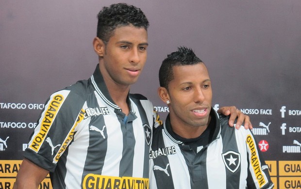 Lennon e Vitor Junior, Botafogo (Foto: Thales Soares / Globoesporte.com)