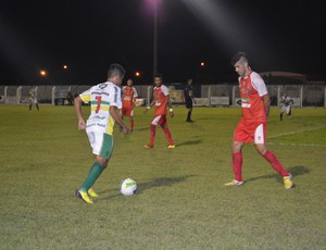 Talisson marca gol da vitória do Ariquemes diante do Vilhena (Foto: Eliete Marques)