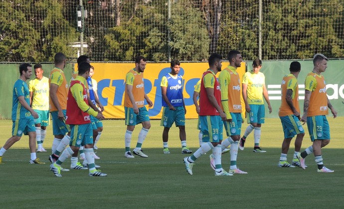 Cuca faz mistério sobre escalação para próximo jogo, e usa treino para observar lesionados 