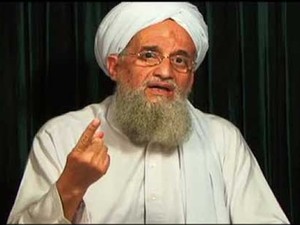 Imagem de arquivo de 26 de outubro de 2012 mostra Ayman al-Zawahiri falando em vídeo divulgado pela Al-Qaeda (Foto: Site Intelligence Group/ Arquivo AFP)