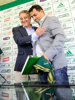 Mattos é apresentado e se diz honrado por assumir o Palmeiras