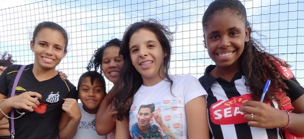 neymar chegada porto alegre inter santos libertadores fãs (Foto: Lucas Rizzatti/Globoesporte.com)