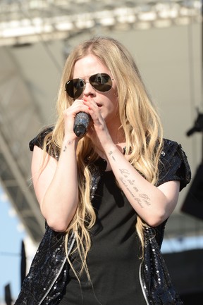 Avril Lavigne em show na Califórnia, nos Estados Unidos (Foto: Kevin Winter/ Getty Images/ AFP)