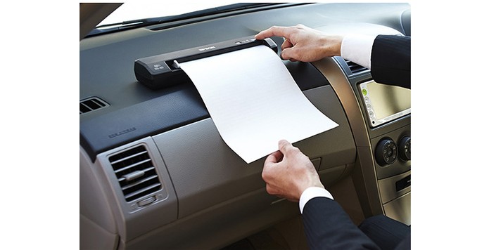 Scanner portátil tem design compacto e pode vir equipado com wireless (Foto: Divulgação/Epson)