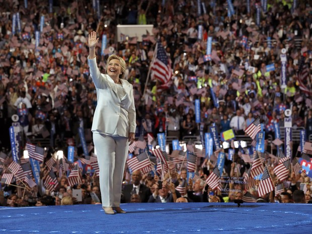 Hillary Clinton chega na Convenção Democrata para o discurso em que aceitou oficialmente a candidatura à presidência dos EUA (Foto:  REUTERS/Brian Snyder)