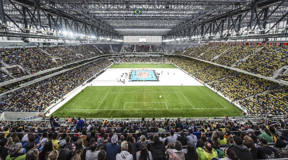 Arena da Baixada recebeu 33 mil torcedores no amistoso entre Brasil e Portugal (Foto: Inovafoto/CBV)