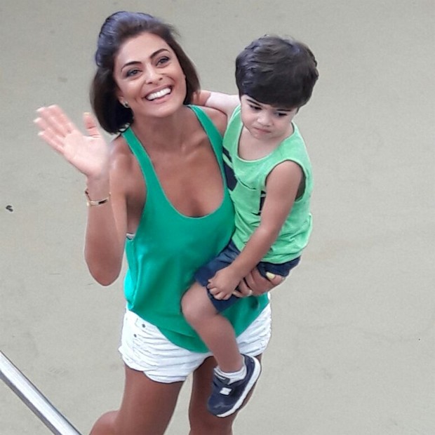 Juliana Paes e o caçula, Antonio (Foto: MARCELO FERNANDES)