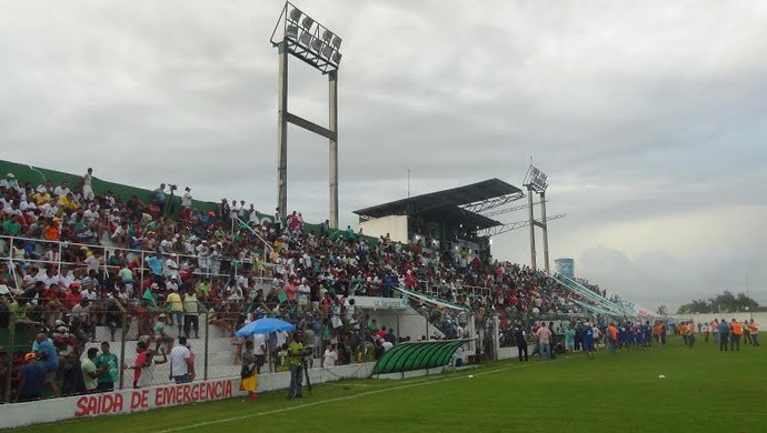 Estádio Gerson Amaral, em Coruripe (Foto: Leonardo Freire/GloboEsporte.com) Estádio Gerson Amaral, em Coruripe (Foto: Leonardo Freire/GloboEsporte.com)
