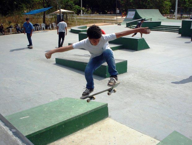 pista skate Divinópolis MG pista Parque da Ilha (Foto: Cleber Corrêa)