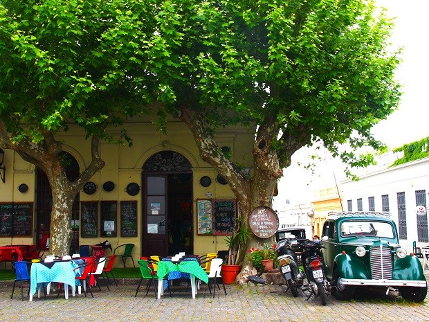 Restaurante na praça da matriz  (Foto: Flávia Mantovani/G1)