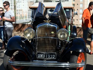 Exposição de carros antigos no Galleria Shopping, em Campinas (Foto: Leandro Filippi / G1 Campinas)