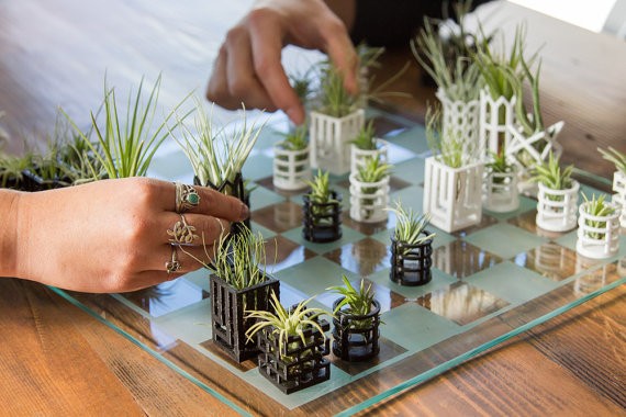 Esse jogo de xadrez vivo usa peças impressas em 3D e plantas suspensas -  Casa e Jardim