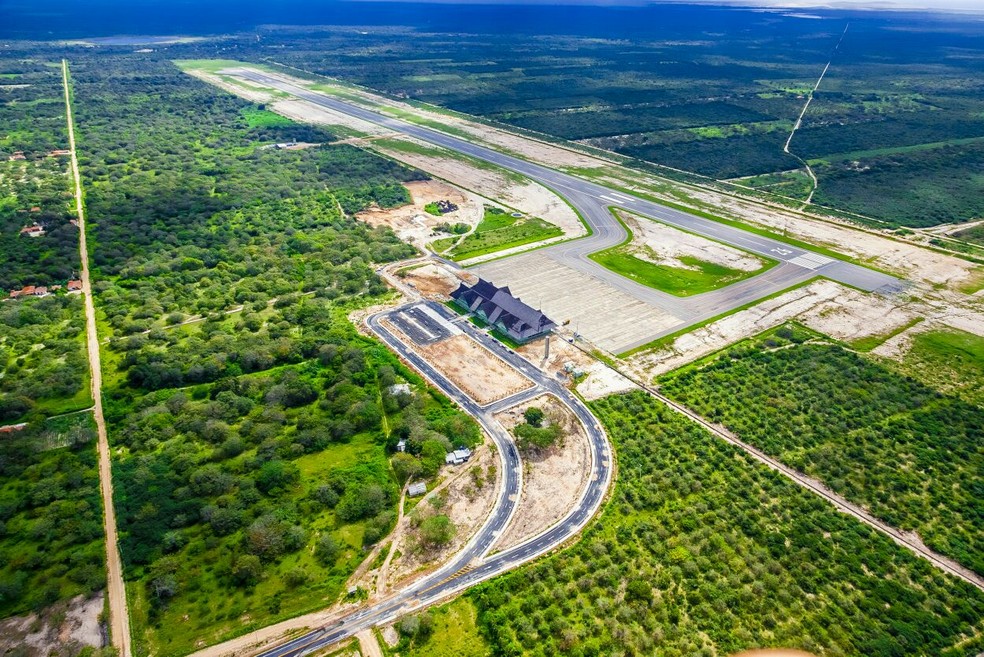 Imagem aérea do aeroporto de Jericoacoara, em Cruz/CE (Foto: Governo do Estado/ Divulgação)