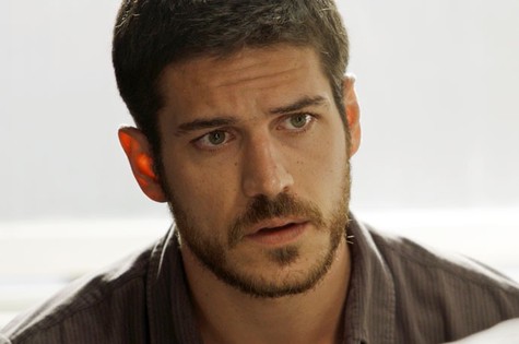 Dante (Marco Pigossi) se encantará com Lara (Carolina Dieckmann) (Foto: Reprodução/TV Globo) Dante (Marco Pigossi) se encantará com Lara (Carolina Dieckmann) (Foto: Reprodução/TV Globo)