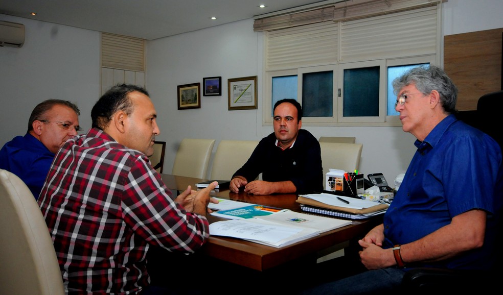 Ricardo Coutinho recebe William Simões, presidente do Campinense Wi (Foto: Divulgação/Secom-PB)