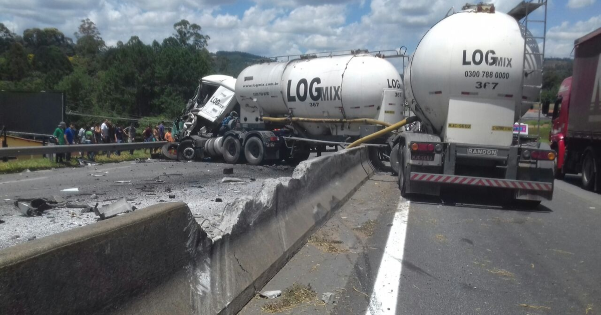 G Motorista Infarta E Morre Ao Bater Caminh O Na Fern O Dias Em