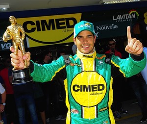 Marcos Gomes conquista a pole e o troféu Ayrton Senna na Corrida do Milhão (Foto: Duda Bairros)