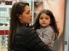 Tania Mara passeia com a filha em shopping do Rio