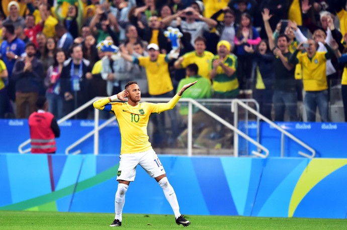 Neymar comemoração Brasil Colômbia (Foto: Marcos Ribolli / GloboEsporte.com)