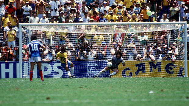 Zico brasil pênalti franca copa do mundo 1986 (Foto: Agência AFP)