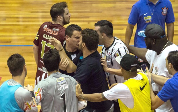 Procurador do STJD do futsal prevê penas duras ao Timão: “Lamentável”