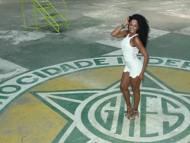 Camila Silva, rainha de bateria da Mocidade Independente de Padre Miguel, na quadra da agremiação na Zona Norte do Rio (Foto: Daniel Pinheiro/ Ag. News)
