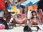 Thammy Miranda curte domingo de praia com a namorada no Rio