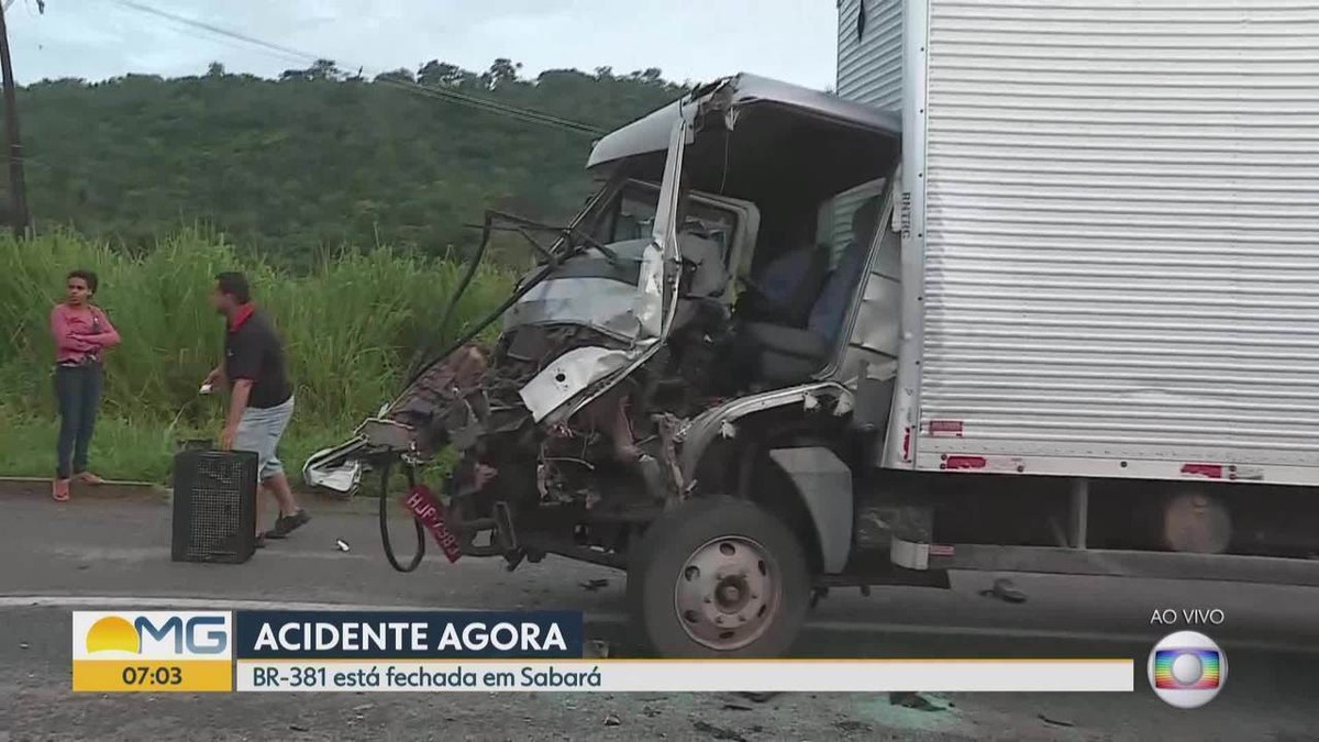 Acidente Deixa Ferido E Interdita Br Em Sabar Minas Gerais G